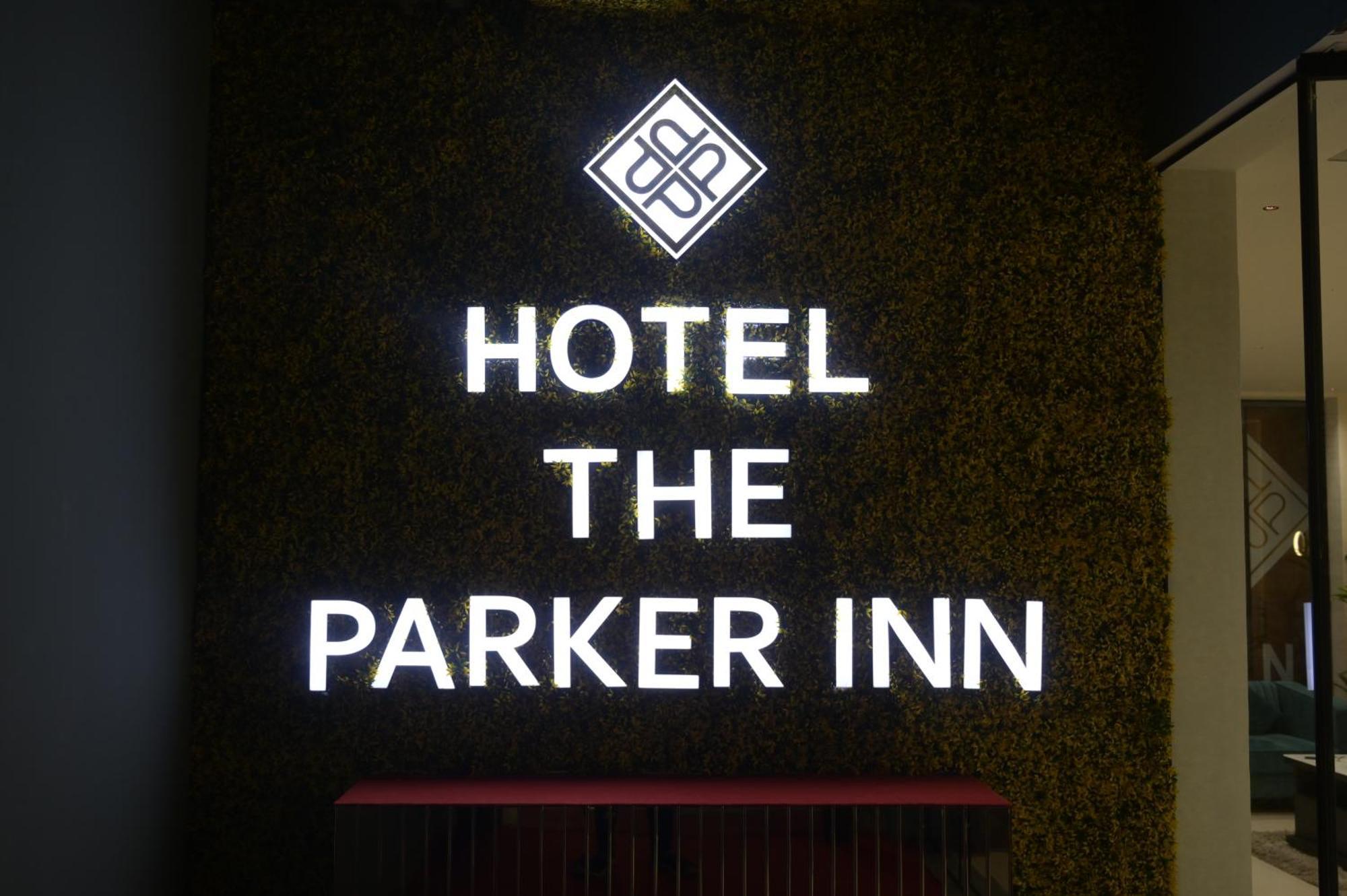 Hotel The Parker Inn By Kbnt Group 苏拉特 外观 照片